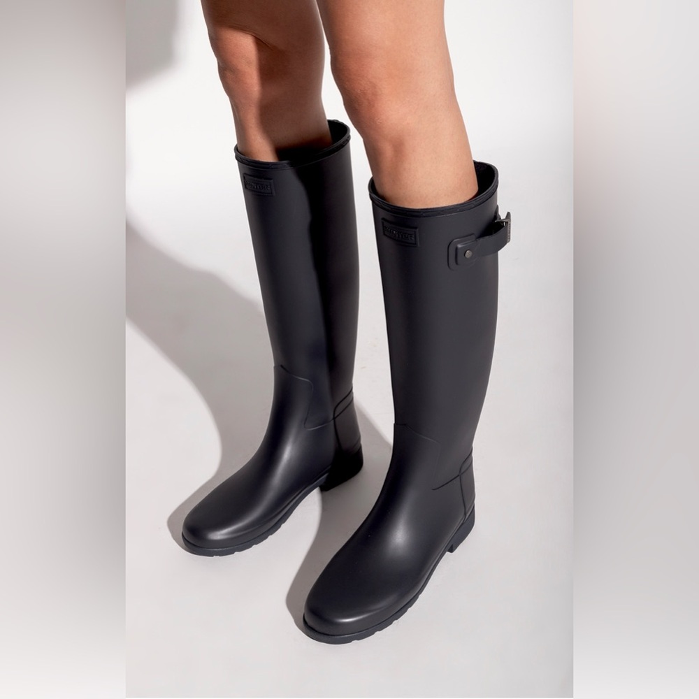 Hunter Original Refined Tall Rain Boots in Black Matte - Size 8